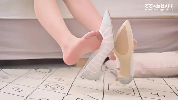 短片 NO.170 君君 SK晶莹剔透光泽丝袜 - SSA丝社